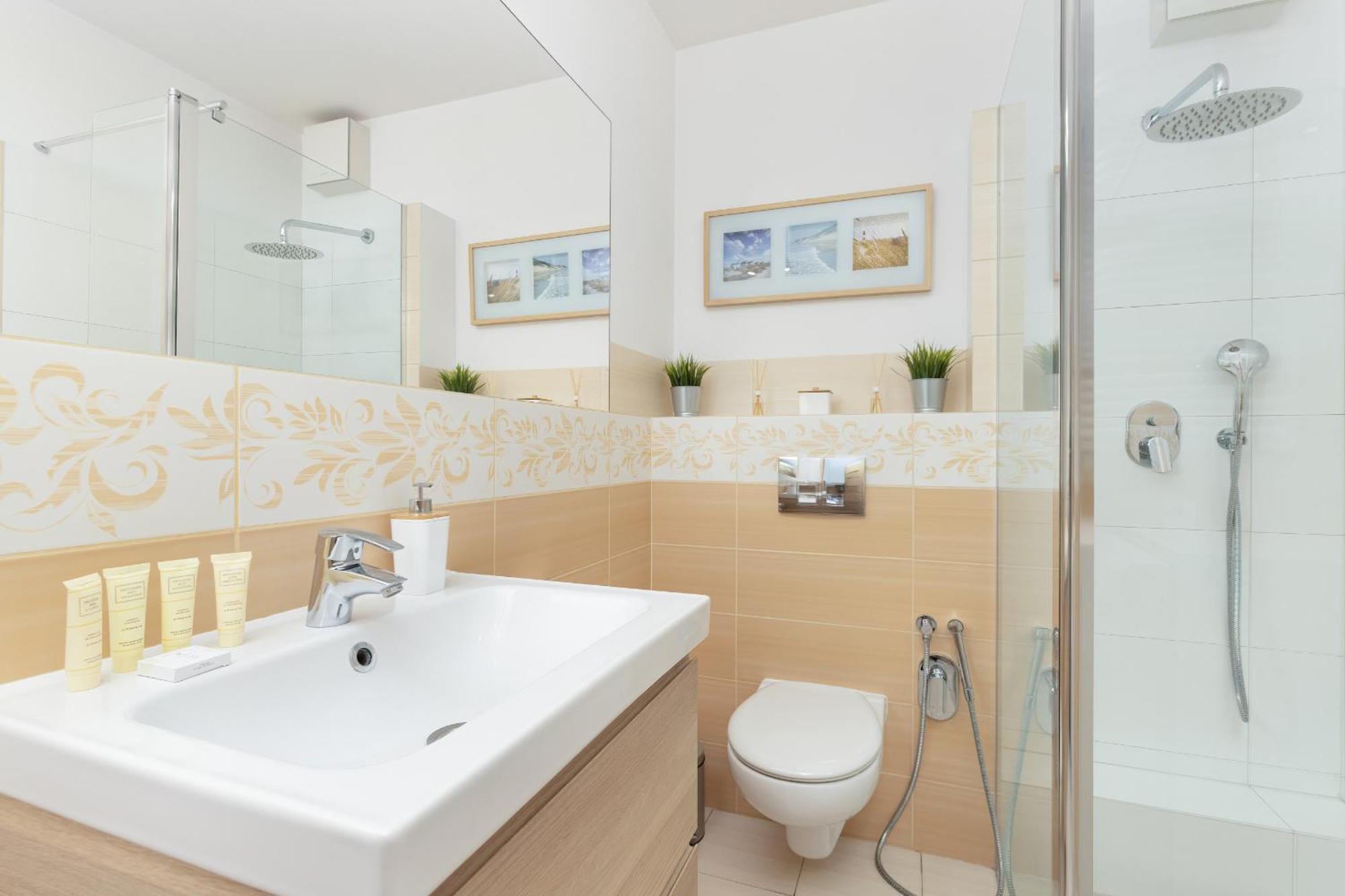 Jasny & Przestronny Apartament Z Balkonem I Parkingiem By Rent Like Home غدينيا المظهر الخارجي الصورة